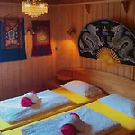 Seminarhaus Arya Maitreya 호텔