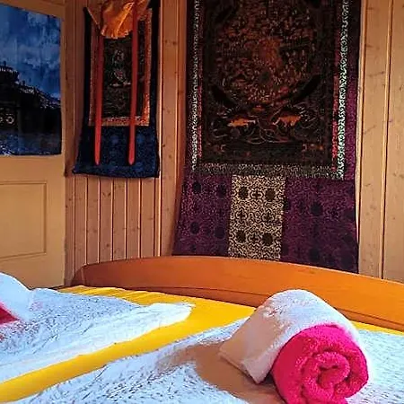 Seminarhaus Arya Maitreya 考夫博伊伦